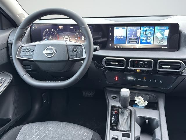 Nissan Sentra Vehicle Full-screen Gallery Image 11