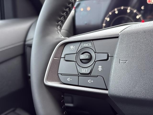 Nissan Sentra Vehicle Full-screen Gallery Image 16