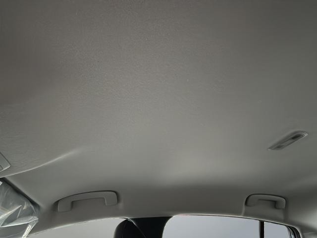 Nissan Sentra Vehicle Full-screen Gallery Image 19