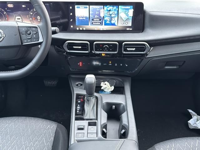 Nissan Sentra Vehicle Full-screen Gallery Image 20