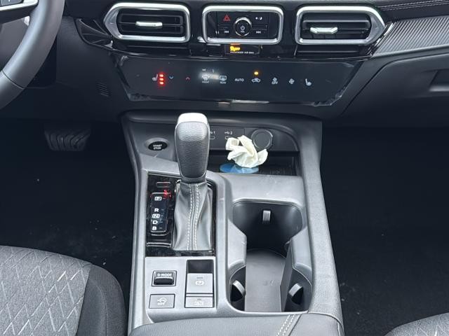 Nissan Sentra Vehicle Full-screen Gallery Image 29