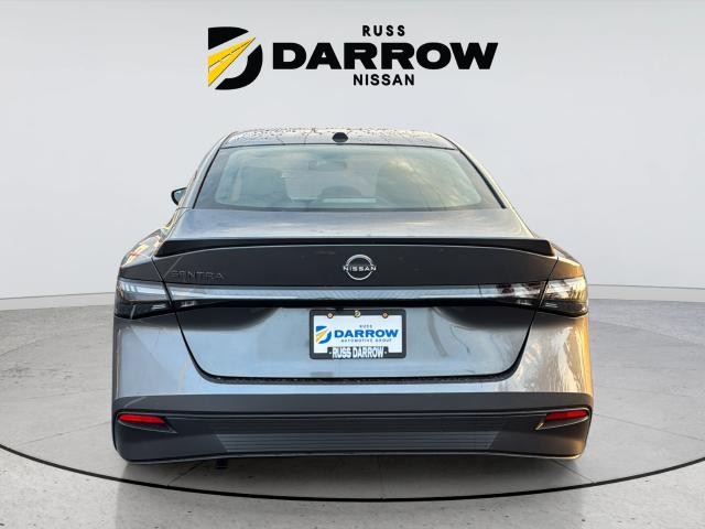 Nissan Sentra Vehicle Full-screen Gallery Image 4