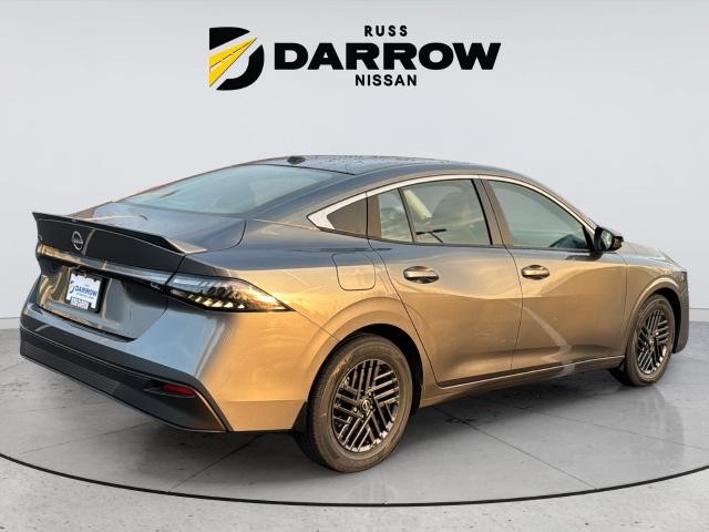 Nissan Sentra Vehicle Full-screen Gallery Image 5