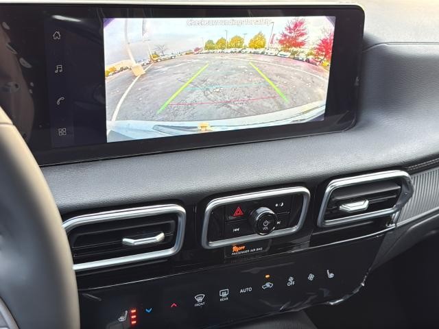 Nissan Sentra Vehicle Full-screen Gallery Image 15
