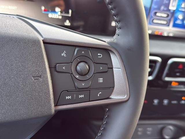 Nissan Sentra Vehicle Full-screen Gallery Image 17