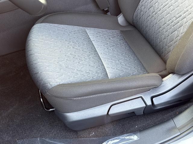 Nissan Sentra Vehicle Full-screen Gallery Image 18