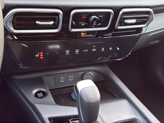 Nissan Sentra Vehicle Full-screen Gallery Image 21