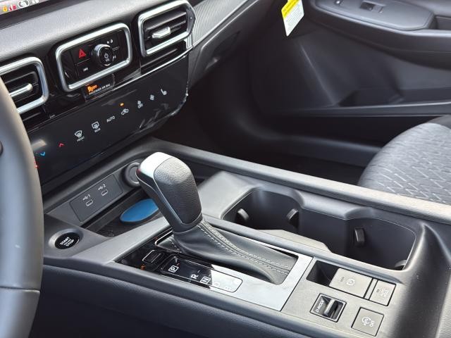 Nissan Sentra Vehicle Full-screen Gallery Image 22