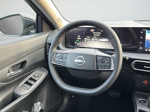 Nissan Sentra Vehicle Full-screen Gallery Image 37