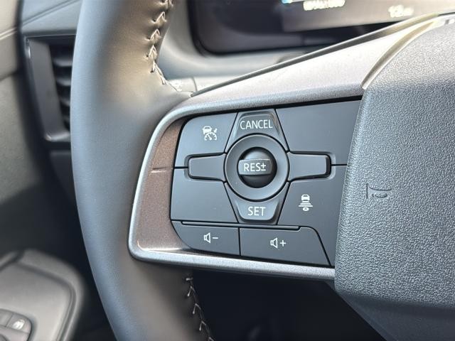 Nissan Sentra Vehicle Full-screen Gallery Image 38