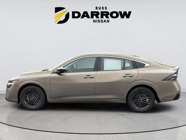 Nissan Sentra Vehicle Full-screen Gallery Image 2