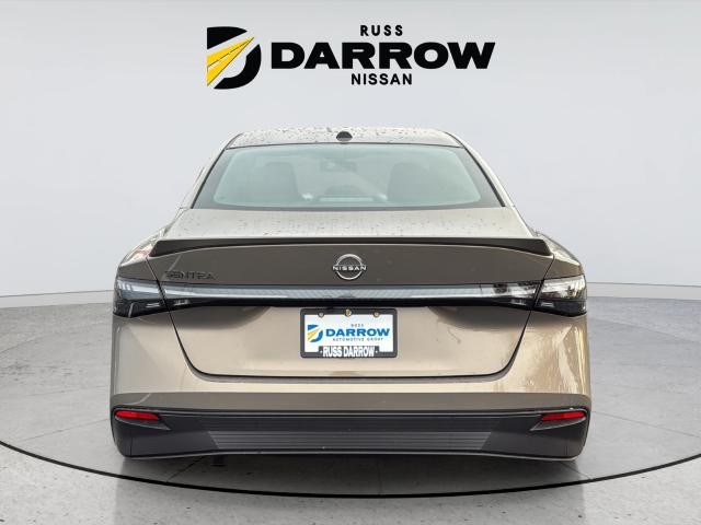 Nissan Sentra Vehicle Full-screen Gallery Image 4