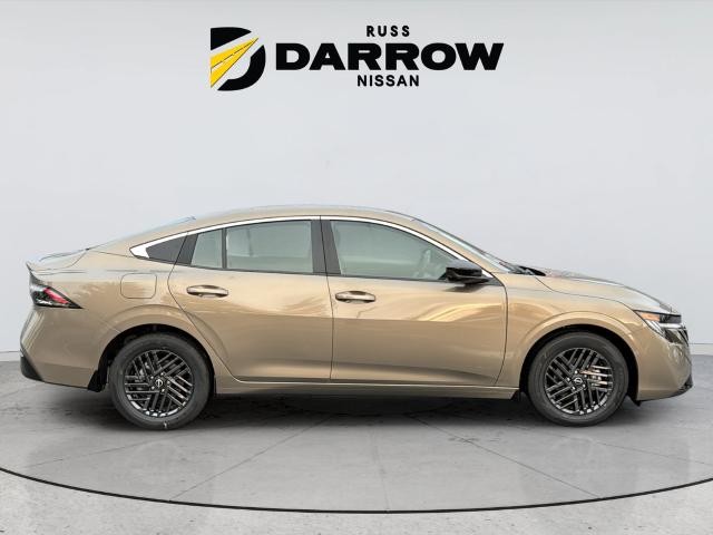 Nissan Sentra Vehicle Full-screen Gallery Image 6