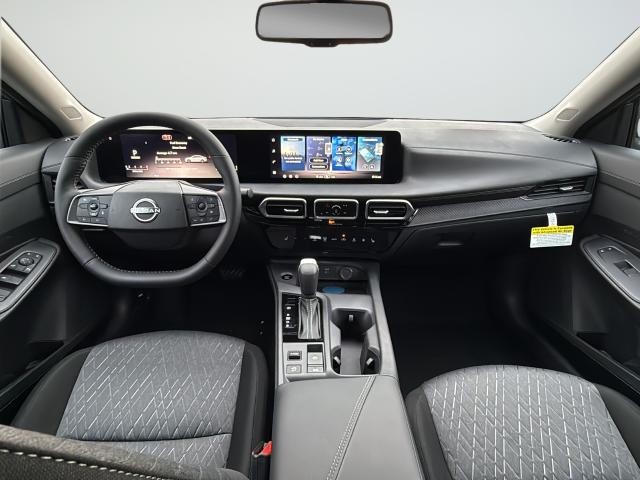 Nissan Sentra Vehicle Full-screen Gallery Image 9
