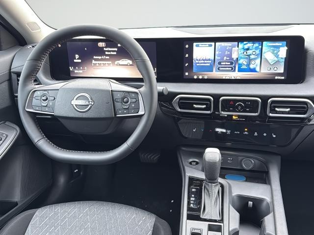 Nissan Sentra Vehicle Full-screen Gallery Image 11