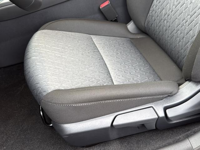 Nissan Sentra Vehicle Full-screen Gallery Image 18