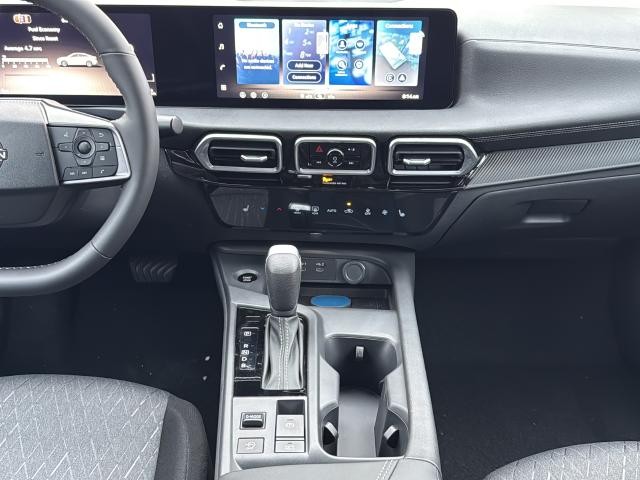 Nissan Sentra Vehicle Full-screen Gallery Image 20
