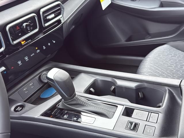 Nissan Sentra Vehicle Full-screen Gallery Image 22