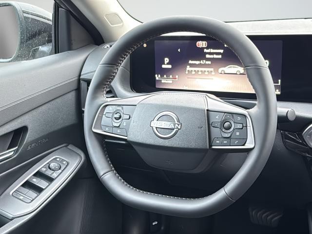 Nissan Sentra Vehicle Full-screen Gallery Image 38