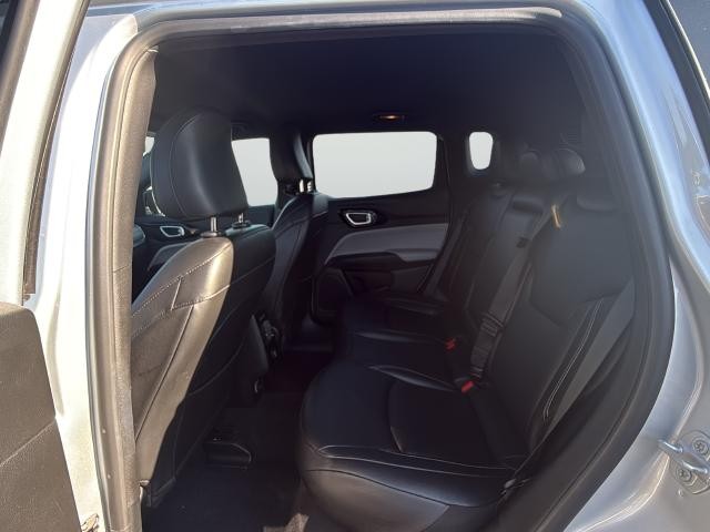 Jeep Compass Vehicle Full-screen Gallery Image 27