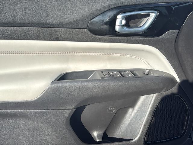 Jeep Compass Vehicle Full-screen Gallery Image 30