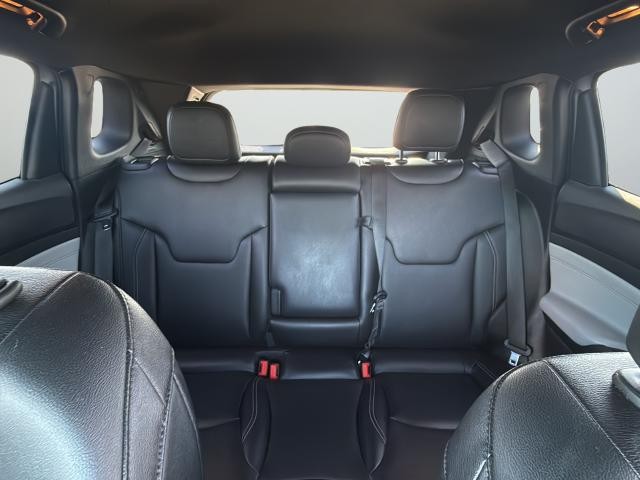 Jeep Compass Vehicle Full-screen Gallery Image 34