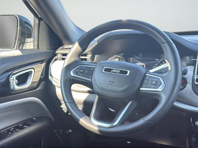 Jeep Compass Vehicle Full-screen Gallery Image 38