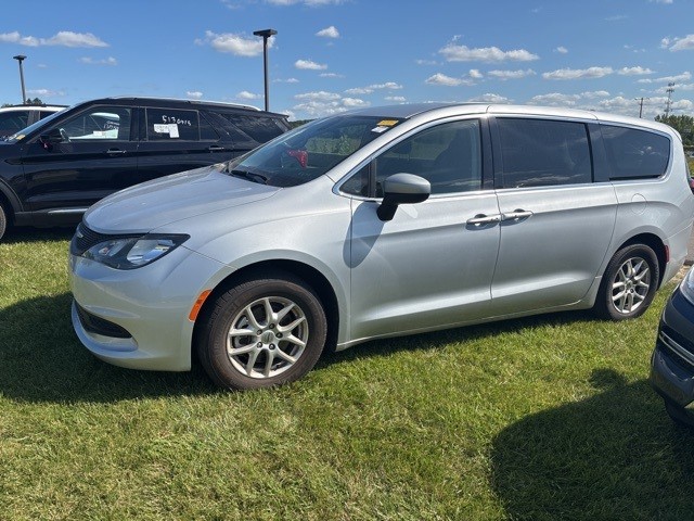 more details - chrysler voyager