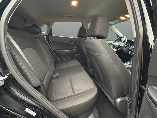 Hyundai Kona Vehicle Full-screen Gallery Image 12