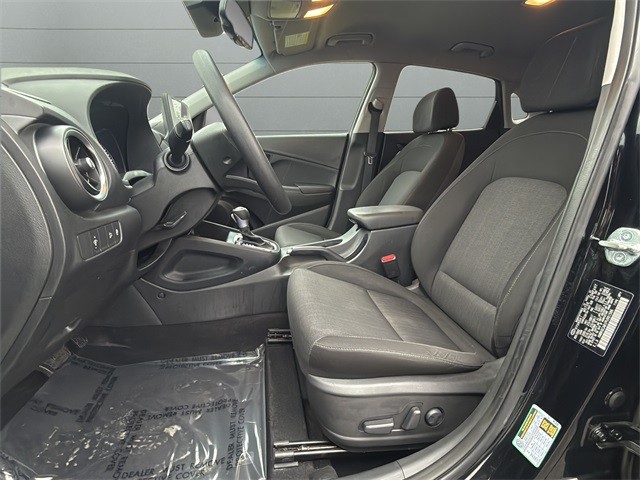 Hyundai Kona Vehicle Full-screen Gallery Image 15