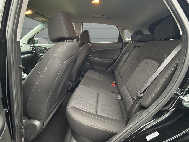 Hyundai Kona Vehicle Full-screen Gallery Image 16