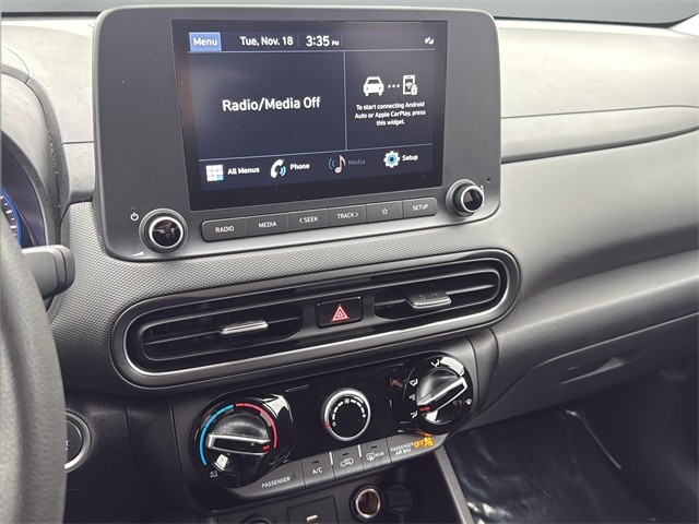 Hyundai Kona Vehicle Full-screen Gallery Image 22