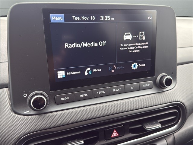 Hyundai Kona Vehicle Full-screen Gallery Image 23