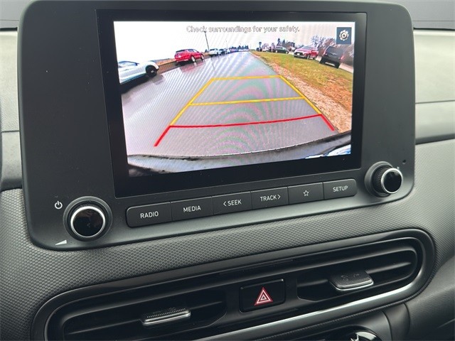 Hyundai Kona Vehicle Full-screen Gallery Image 24