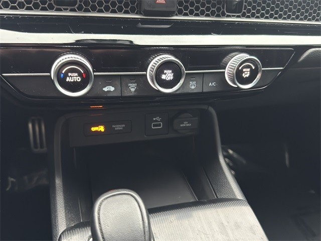 Honda Civic Sedan Vehicle Full-screen Gallery Image 19