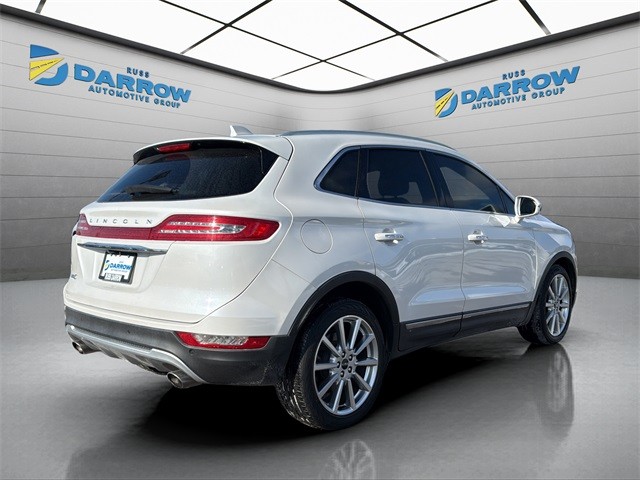 Lincoln MKC Vehicle Full-screen Gallery Image 05