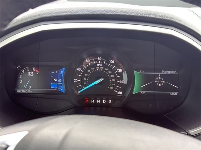 Ford Edge Vehicle Full-screen Gallery Image 21