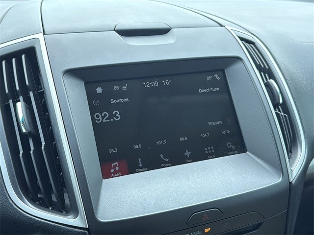 Ford Edge Vehicle Full-screen Gallery Image 22