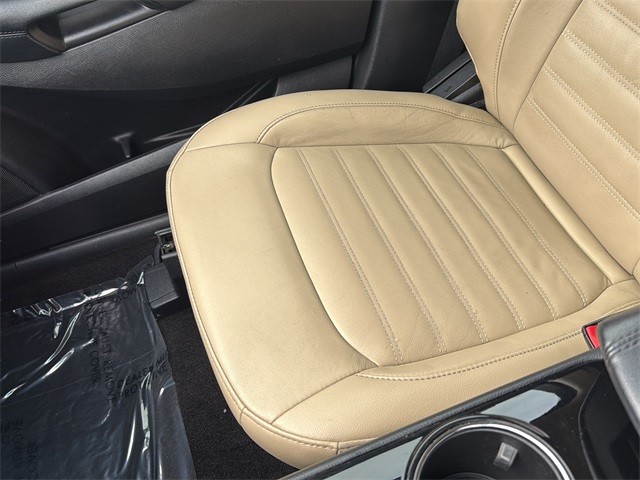 Ford Edge Vehicle Full-screen Gallery Image 25