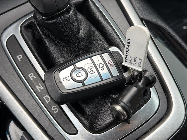 Ford Edge Vehicle Full-screen Gallery Image 29