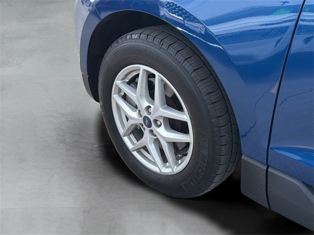 Ford Edge Vehicle Full-screen Gallery Image 13