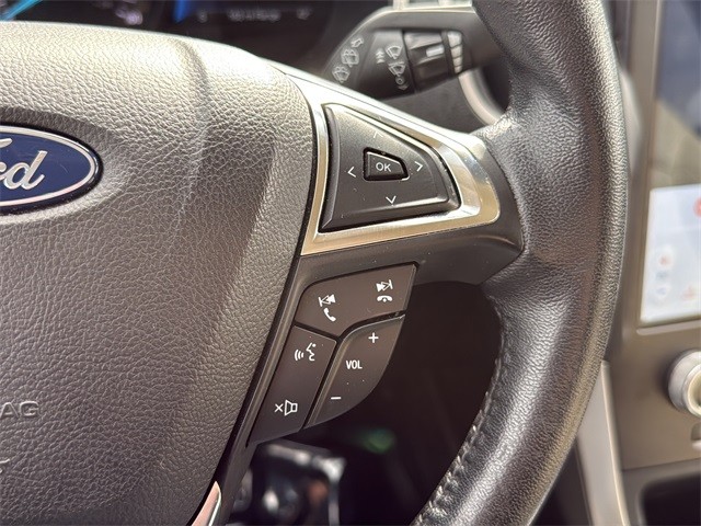 Ford Edge Vehicle Full-screen Gallery Image 21