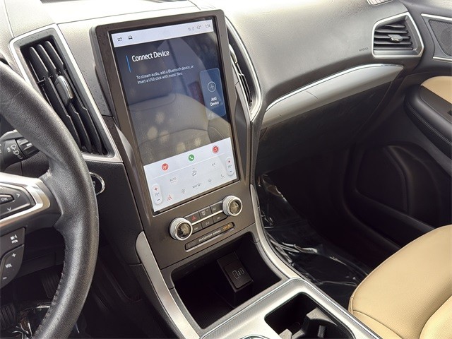 Ford Edge Vehicle Full-screen Gallery Image 25