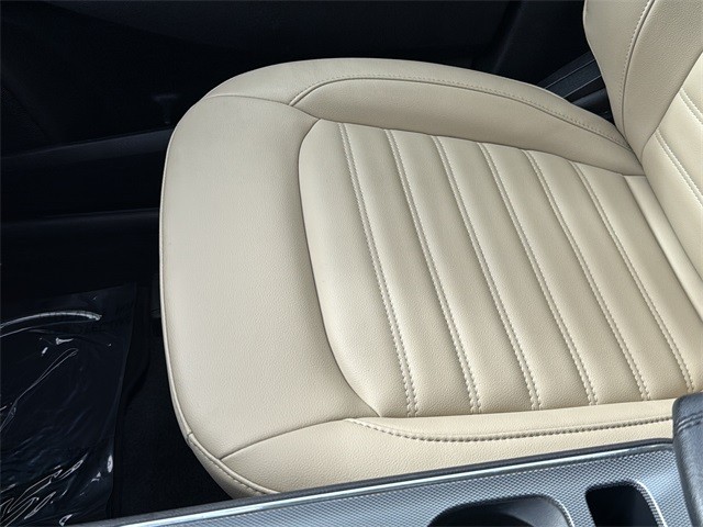 Ford Edge Vehicle Full-screen Gallery Image 29