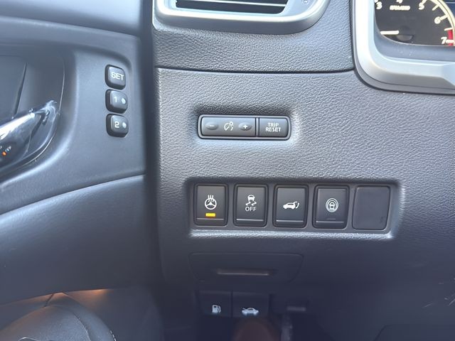 Nissan Murano Vehicle Full-screen Gallery Image 15