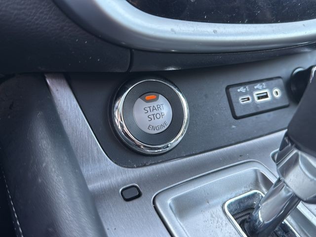 Nissan Murano Vehicle Full-screen Gallery Image 17