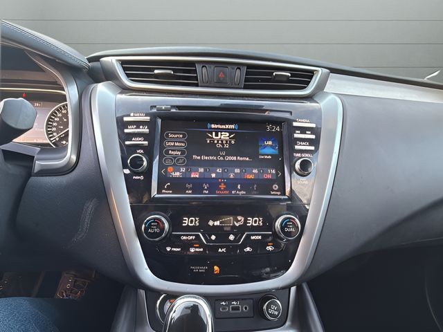 Nissan Murano Vehicle Full-screen Gallery Image 19