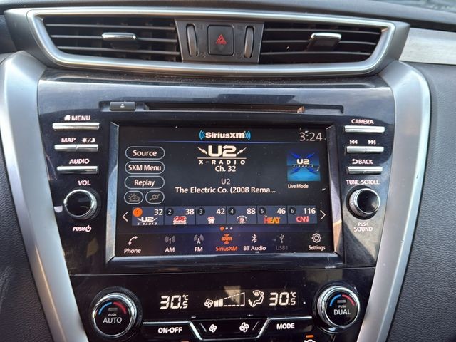 Nissan Murano Vehicle Full-screen Gallery Image 20