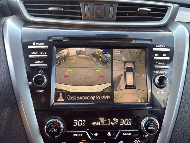 Nissan Murano Vehicle Full-screen Gallery Image 21