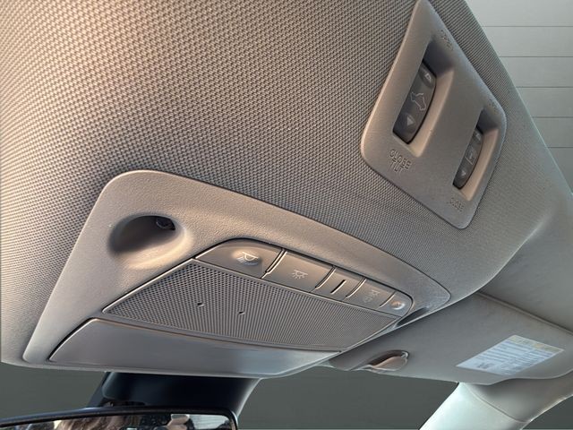 Nissan Murano Vehicle Full-screen Gallery Image 22